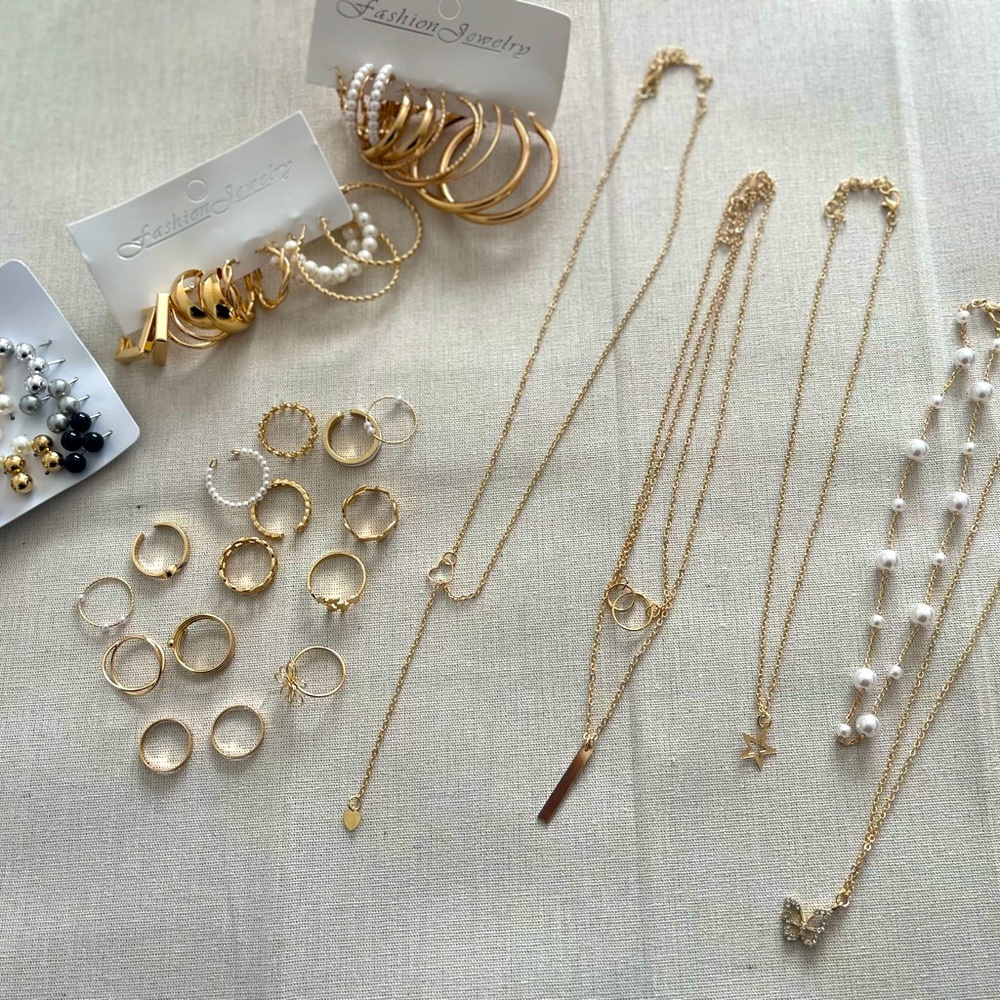 Gold FASHION jewelry set 75 Plus Pieces New in Bag GIFT IDEA 🎄🎁